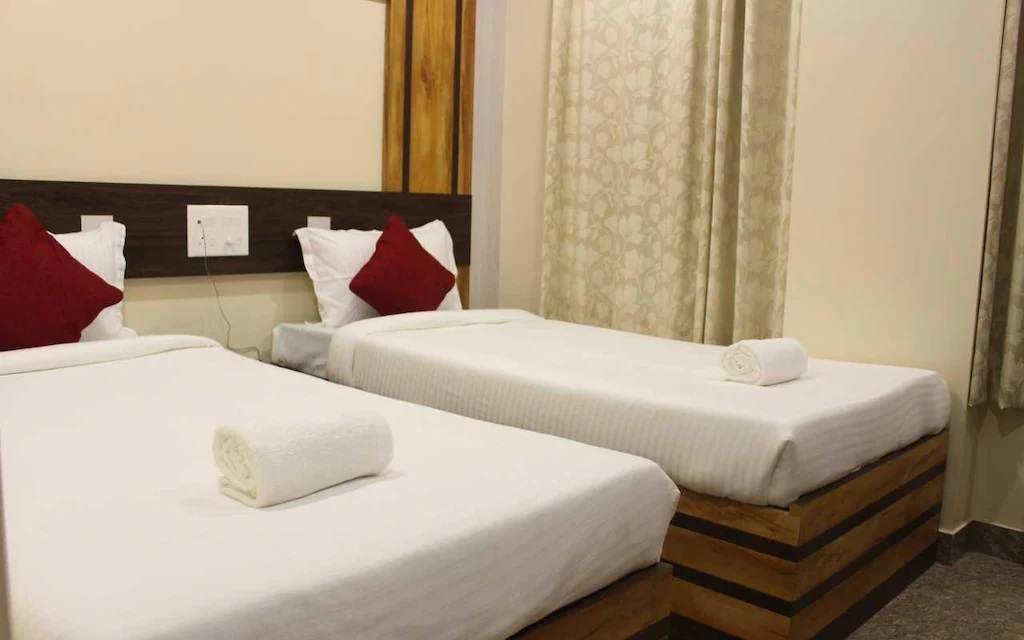 Hotel Island Park Residency